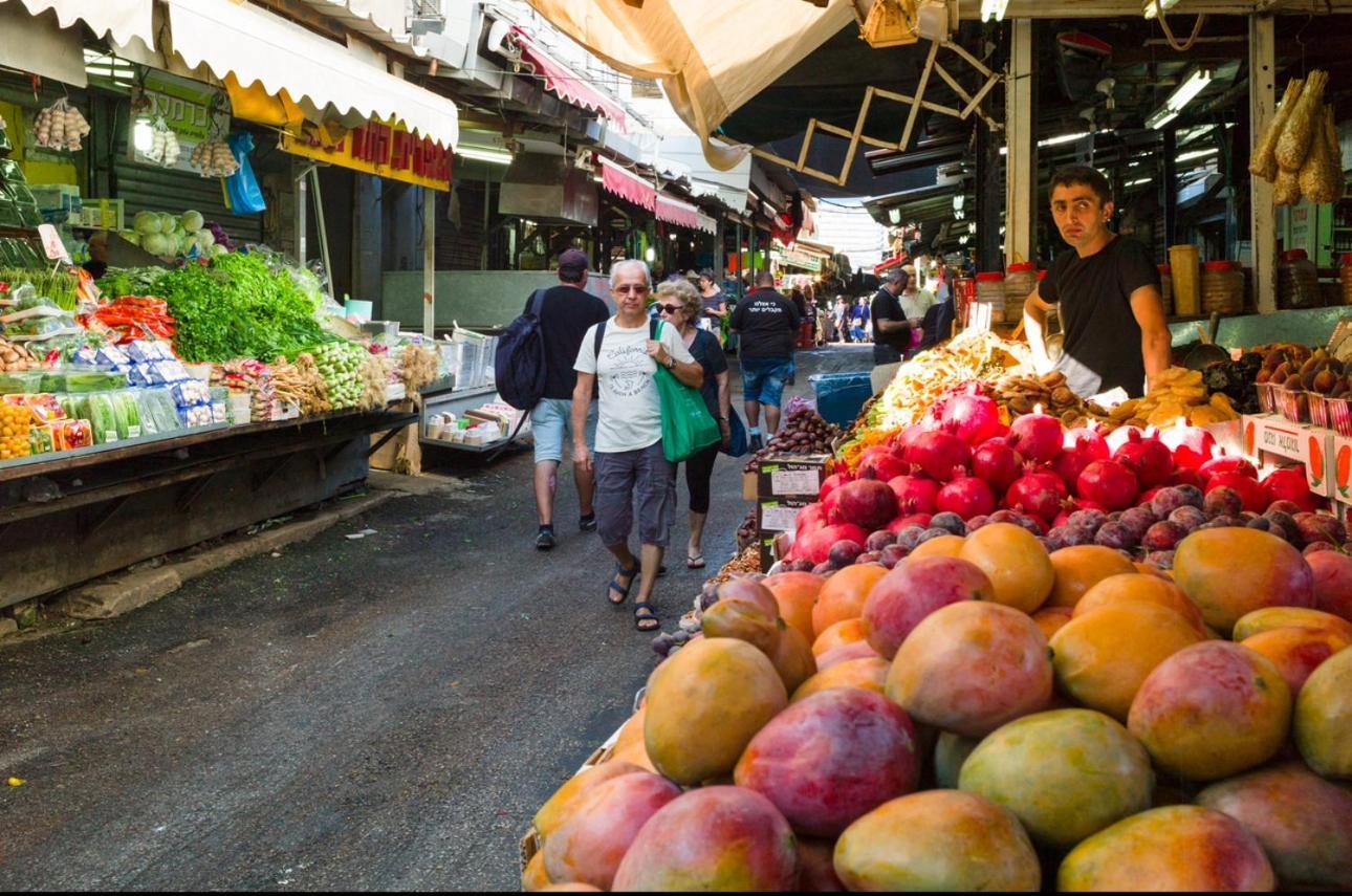 Apartment Center Carmel Market