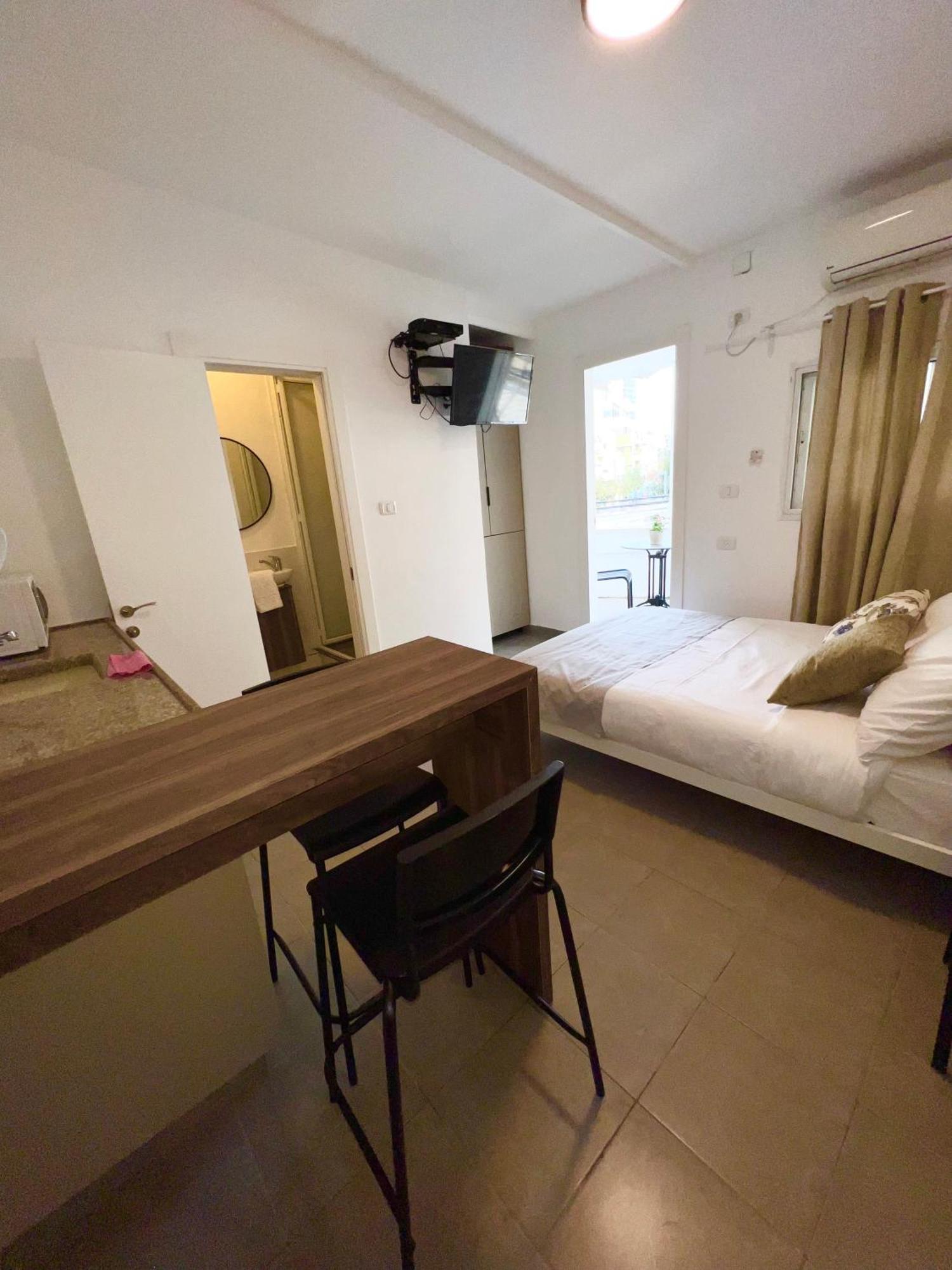 Apartment Center Carmel Market