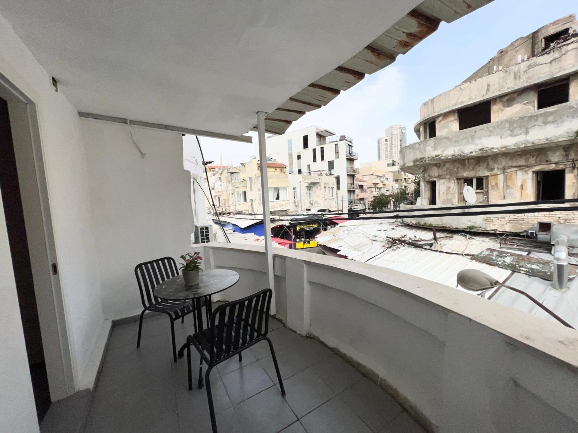 Center Carmel Market Apartment